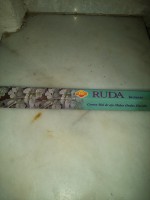 incienso exagonal de ruda.